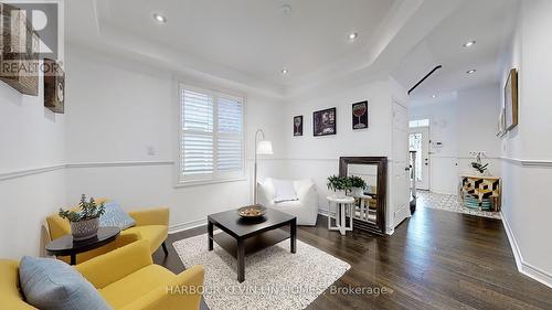 21 Freesia Road, Markham, ON - Indoor Photo Showing Living Room