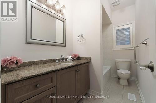 212 Ivy Glen Drive, Vaughan, ON - Indoor Photo Showing Bathroom