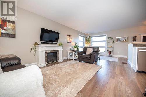 32 Marquis Drive, Petawawa, ON - Indoor Photo Showing Living Room With Fireplace