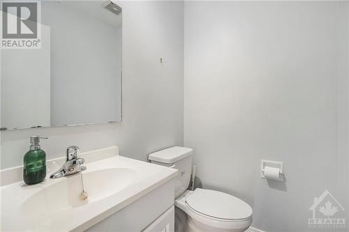 6 Henfield Avenue Unit#D, Ottawa, ON - Indoor Photo Showing Bathroom