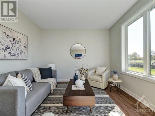 46 Fanning Street, Carleton Place, ON - Indoor Photo Showing Living Room