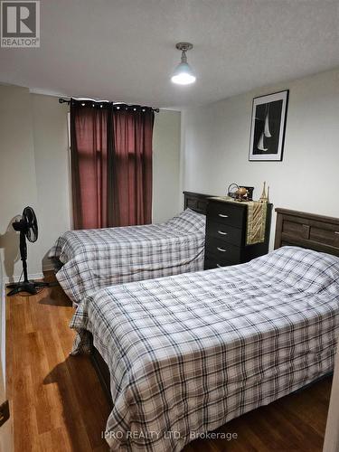 3896 Lacman Trail, Mississauga, ON - Indoor Photo Showing Bedroom