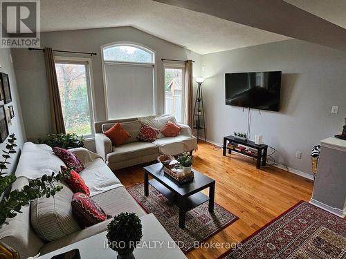 3896 Lacman Trail, Mississauga, ON - Indoor Photo Showing Living Room