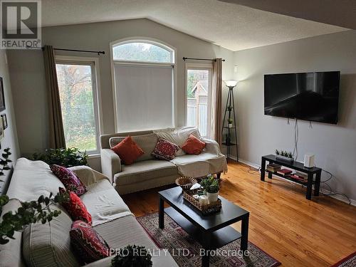 3896 Lacman Trail, Mississauga, ON - Indoor Photo Showing Living Room