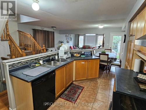 3896 Lacman Trail, Mississauga, ON - Indoor Photo Showing Kitchen With Double Sink