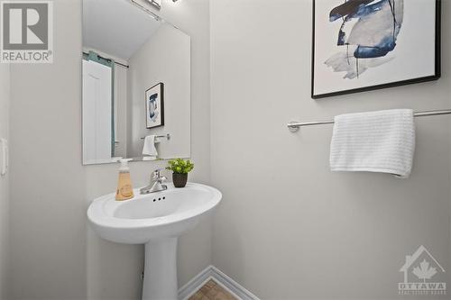 610 Vivera Place, Stittsville, ON - Indoor Photo Showing Bathroom