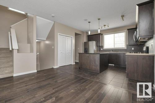 5921 168A Av Nw, Edmonton, AB - Indoor Photo Showing Kitchen