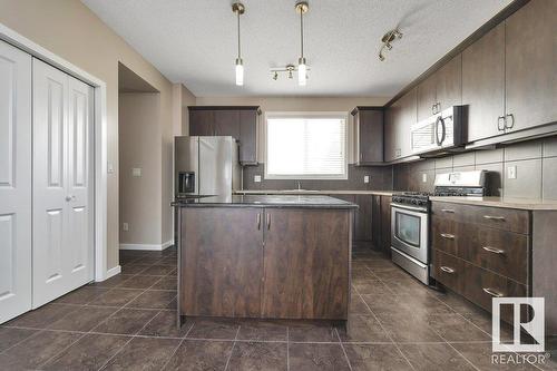 5921 168A Av Nw, Edmonton, AB - Indoor Photo Showing Kitchen