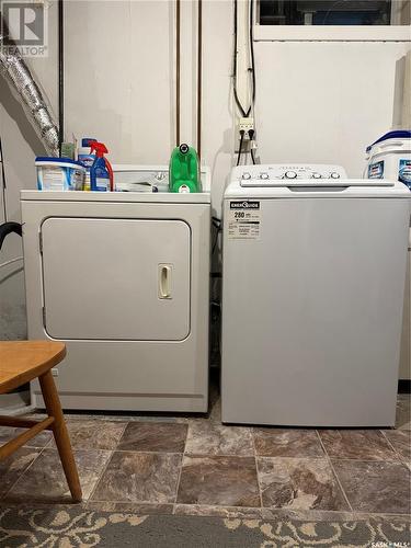 41 Victor Place, Yorkton, SK - Indoor Photo Showing Laundry Room