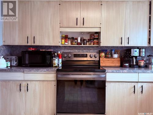 41 Victor Place, Yorkton, SK - Indoor Photo Showing Kitchen