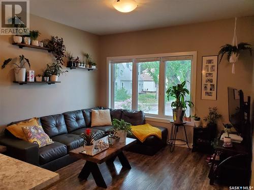 A & B 2735 Mcdonald Street, Regina, SK - Indoor Photo Showing Living Room