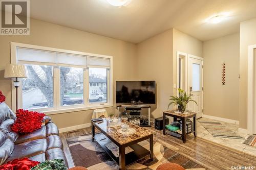 2735 Mcdonald Street, Regina, SK - Indoor Photo Showing Living Room