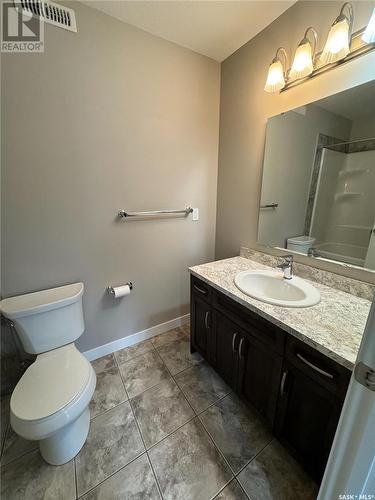 A & B 2735 Mcdonald Street, Regina, SK - Indoor Photo Showing Bathroom