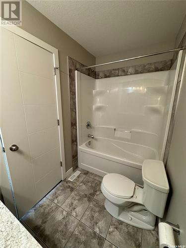 A & B 2735 Mcdonald Street, Regina, SK - Indoor Photo Showing Bathroom