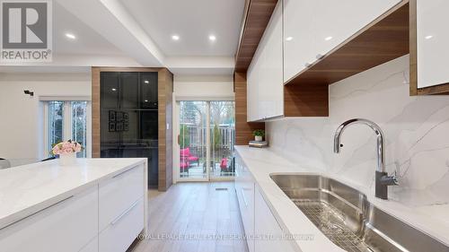 16 - 2169 Orchard Road, Burlington, ON - Indoor Photo Showing Kitchen