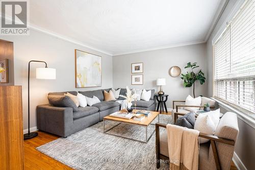 41 Treeview Drive, Toronto, ON - Indoor Photo Showing Living Room