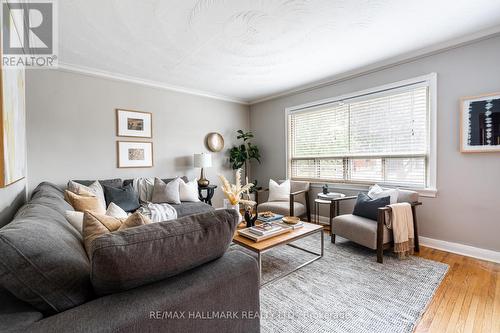 41 Treeview Drive, Toronto, ON - Indoor Photo Showing Living Room