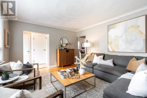 41 Treeview Drive, Toronto, ON - Indoor Photo Showing Living Room