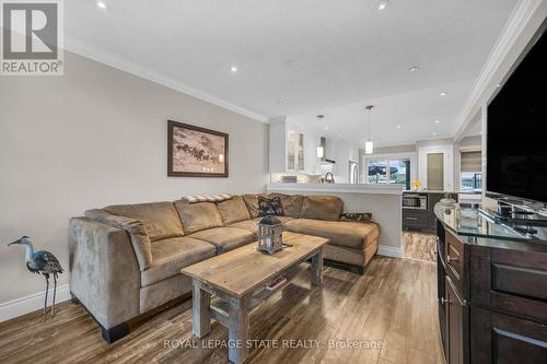 25 Lindsay Drive, Haldimand, ON - Indoor Photo Showing Living Room