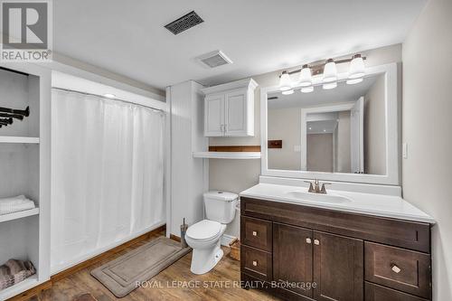 25 Lindsay Drive, Haldimand, ON - Indoor Photo Showing Bathroom