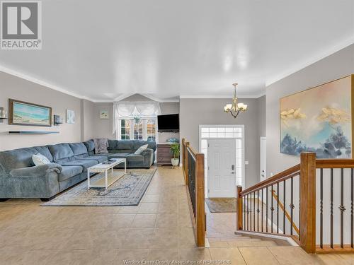 5 Katie Crescent, Kingsville, ON - Indoor Photo Showing Living Room