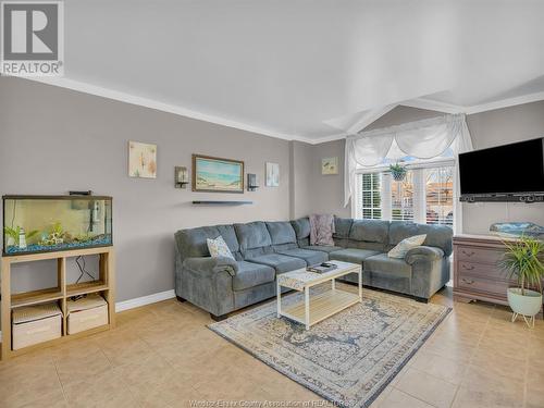 5 Katie Crescent, Kingsville, ON - Indoor Photo Showing Living Room