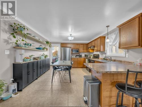 5 Katie Crescent, Kingsville, ON - Indoor Photo Showing Kitchen