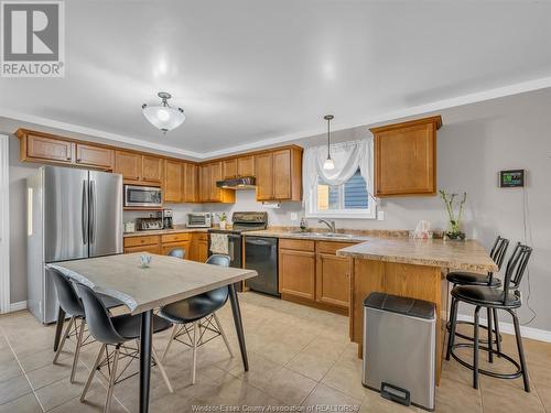 5 Katie Crescent, Kingsville, ON - Indoor Photo Showing Kitchen