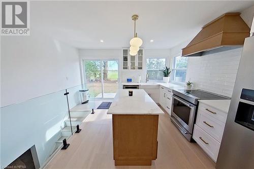 71658 Old Cedar Bank Lane, Bluewater (Munic), ON - Indoor Photo Showing Kitchen With Upgraded Kitchen