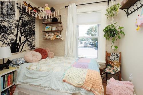 845 Sherburne Street, Peterborough (Otonabee), ON - Indoor Photo Showing Bedroom