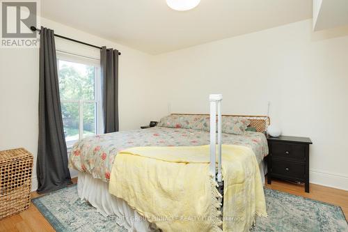 845 Sherburne Street, Peterborough (Otonabee), ON - Indoor Photo Showing Bedroom