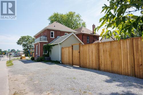 845 Sherburne Street, Peterborough (Otonabee), ON - Outdoor