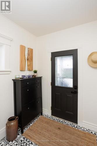 845 Sherburne Street, Peterborough (Otonabee), ON - Indoor Photo Showing Bedroom