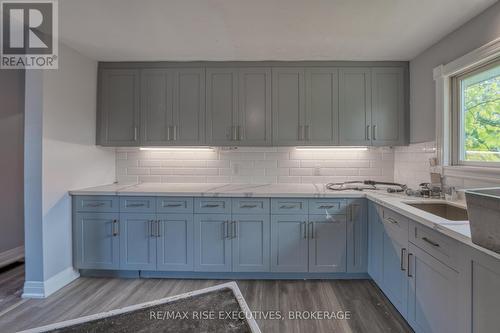 1 - 22 Ruskin Street, Kingston (East Of Sir John A. Blvd), ON - Indoor Photo Showing Kitchen