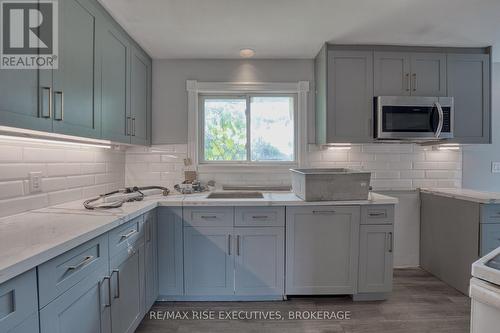 1 - 22 Ruskin Street, Kingston (East Of Sir John A. Blvd), ON - Indoor Photo Showing Kitchen