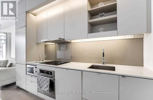 1912 - 101 Peter Street, Toronto, ON - Indoor Photo Showing Kitchen