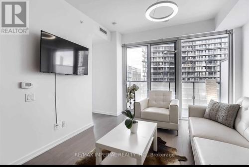 1912 - 101 Peter Street, Toronto, ON - Indoor Photo Showing Living Room