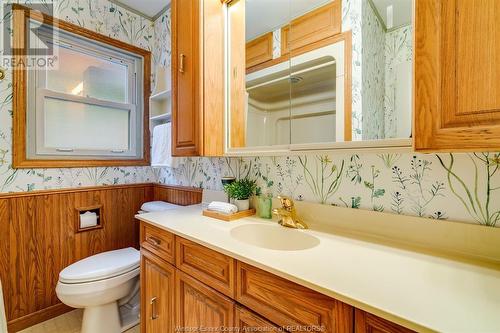 22 Georgia Avenue, Leamington, ON - Indoor Photo Showing Bathroom