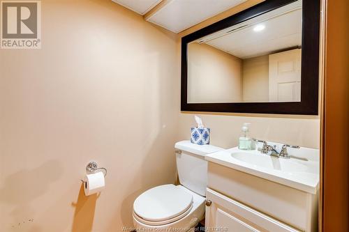 22 Georgia Avenue, Leamington, ON - Indoor Photo Showing Bathroom