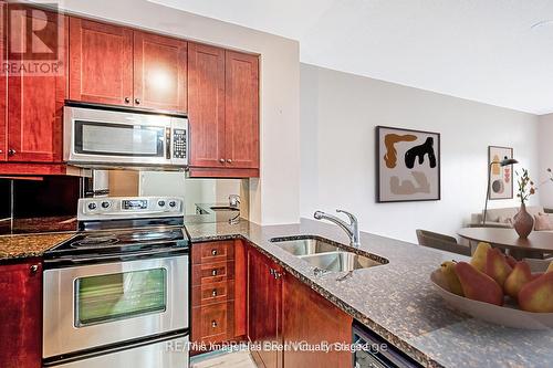 208 - 9235 Jane Street, Vaughan, ON - Indoor Photo Showing Kitchen With Stainless Steel Kitchen With Double Sink