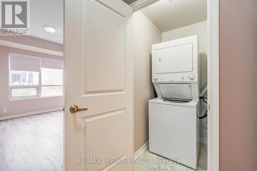 208 - 9235 Jane Street, Vaughan, ON - Indoor Photo Showing Laundry Room