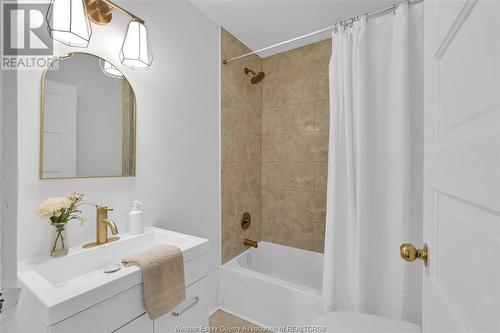 951 Dougall Avenue, Windsor, ON - Indoor Photo Showing Bathroom