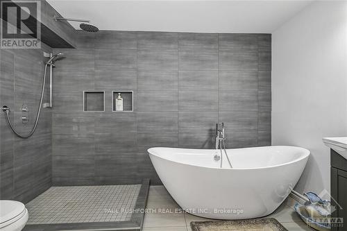 3710 Paden Road, Ottawa, ON - Indoor Photo Showing Bathroom