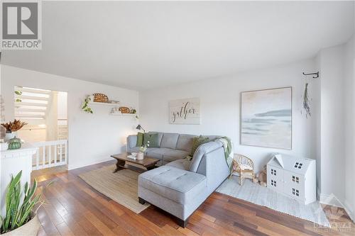 179 Mississippi Road, Carleton Place, ON - Indoor Photo Showing Living Room