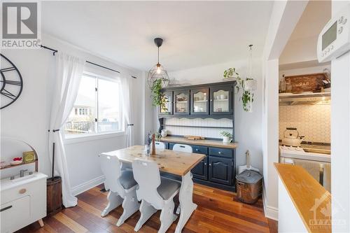 179 Mississippi Road, Carleton Place, ON - Indoor Photo Showing Dining Room