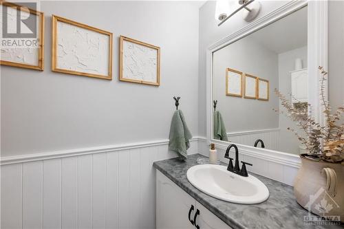 179 Mississippi Road, Carleton Place, ON - Indoor Photo Showing Bathroom