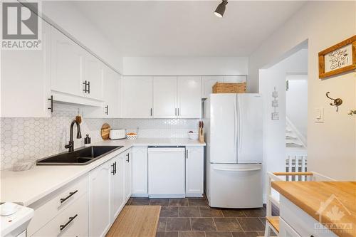 179 Mississippi Road, Carleton Place, ON - Indoor Photo Showing Kitchen With Double Sink