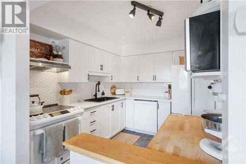 179 Mississippi Road, Carleton Place, ON - Indoor Photo Showing Kitchen