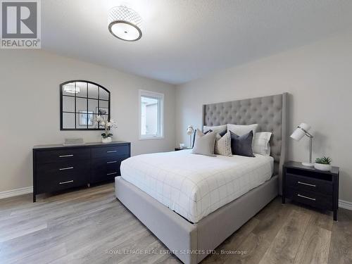 112 Hutt Crescent, Aurora, ON - Indoor Photo Showing Bedroom