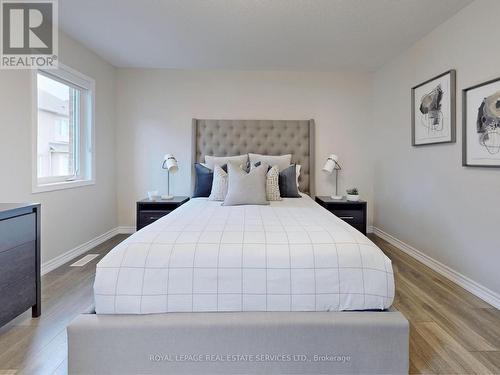 112 Hutt Crescent, Aurora, ON - Indoor Photo Showing Bedroom